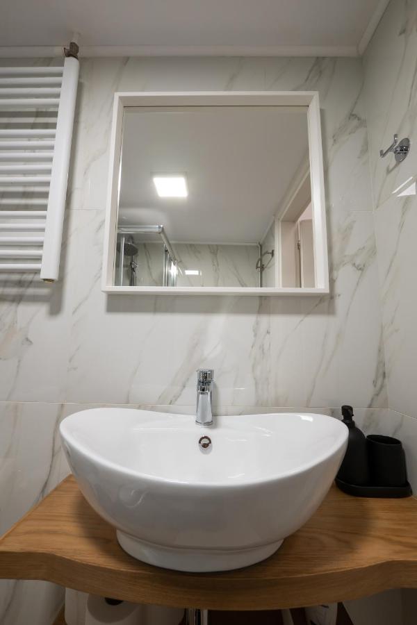 Ikos Central Spacious Apartment Salonicco Esterno foto
